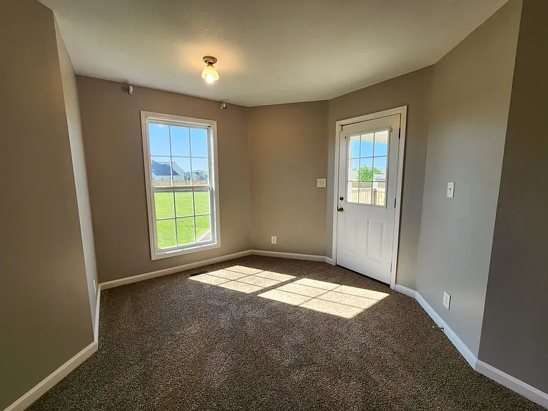 824 Ellie Nat Dr — Photo 36