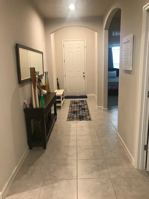 4 bed, 2547 sqft, $3,000 — Photo 2