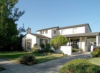 1st image of 960 Arbor Dr