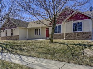 4214 Coachman Ln, Prior Lake, MN 55372