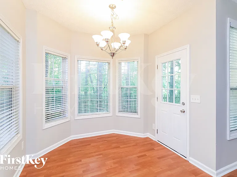 115 Weatherstone Dr — Photo 5
