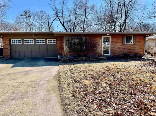 2731 W Overhill Rd, Peoria, IL 61615