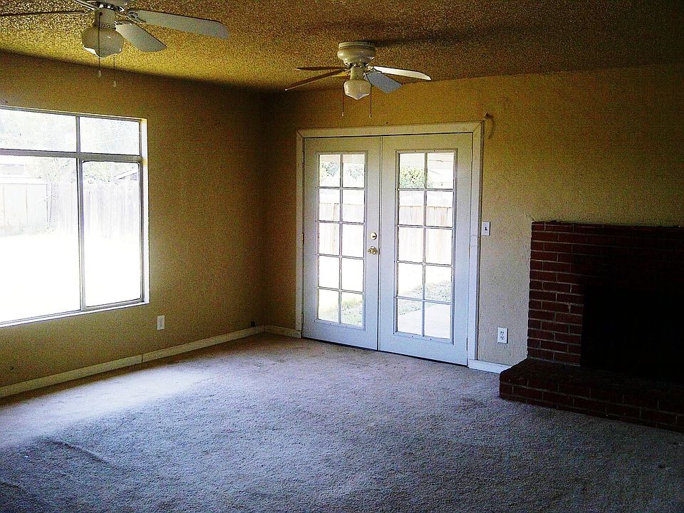 2nd image of 1361 N Prospect St