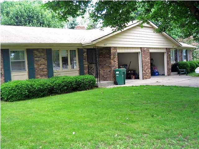 1st image of 3035 Barry St