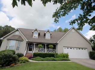 459 Windrowe Dr, Cookeville, TN 38506