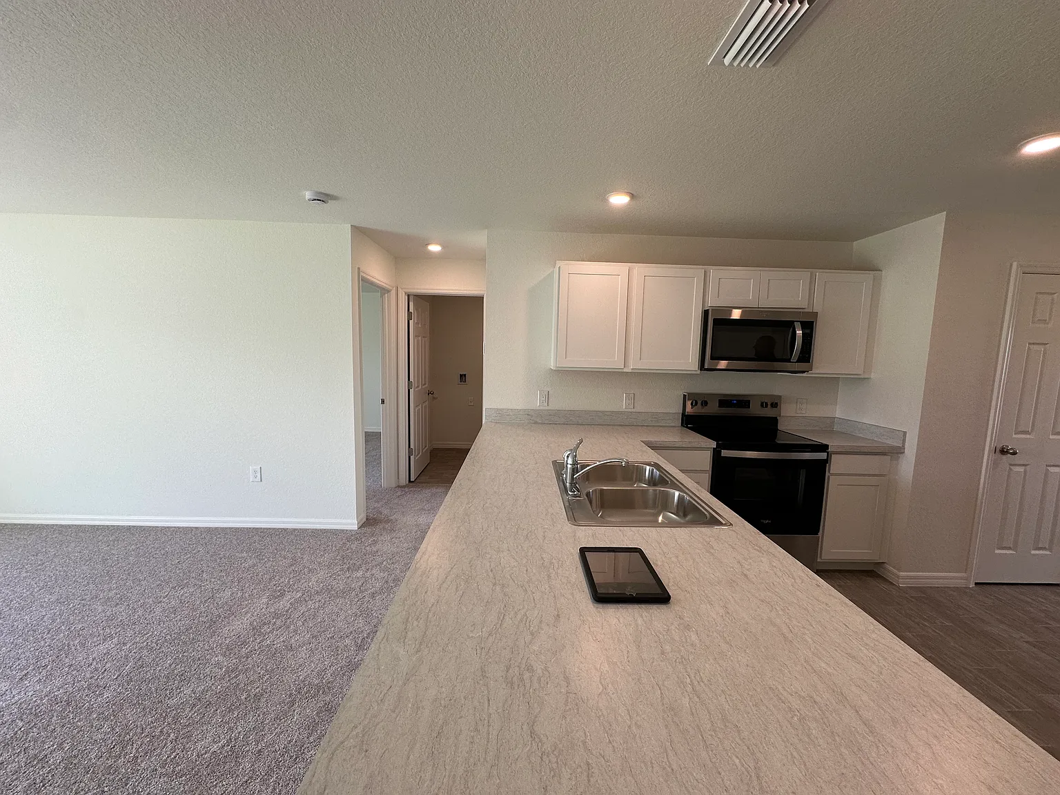 2121 NW 6th Pl — Photo 3