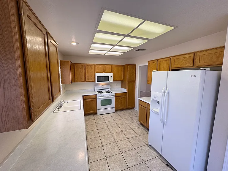 3009 Redington Dr — Photo 13