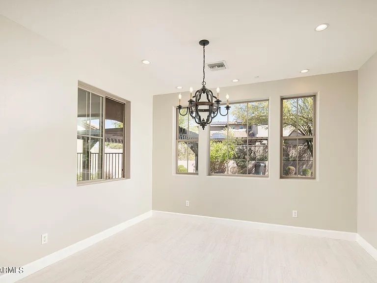 9818 E Edgestone Dr — Photo 5