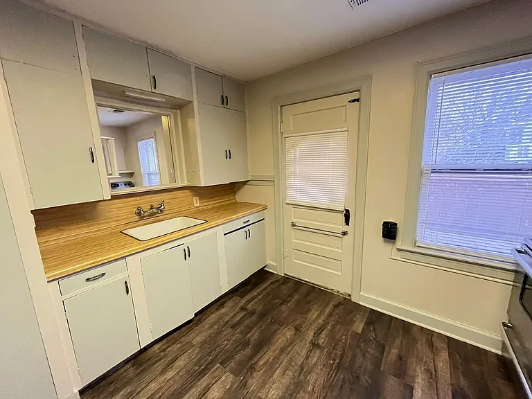 2115 N Linn Ave — Photo 5
