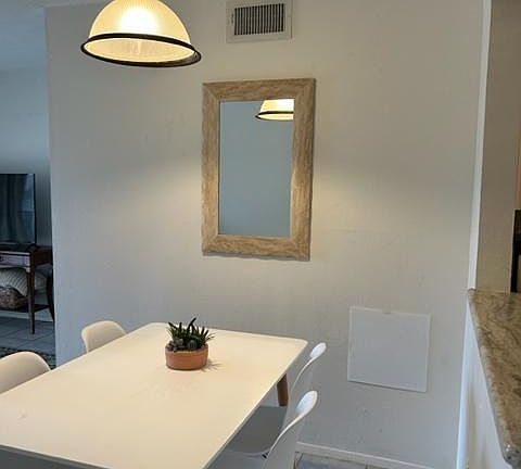 4th image of 402 Fredericksburg St #2