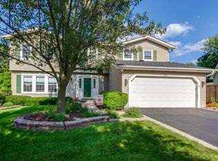 831 Jefferson Dr, Lindenhurst, IL 60046