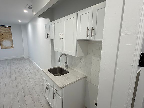 3rd image of 1671 Popham Ave #1F