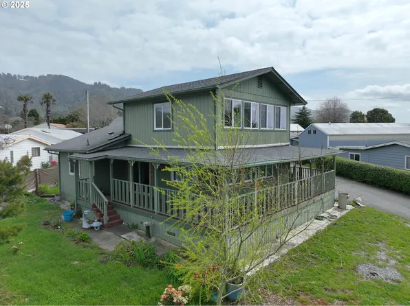 15957 Wenbourne Ln, Brookings, OR 97415