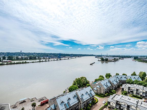 4th image of 988 Quayside Dr #1811
