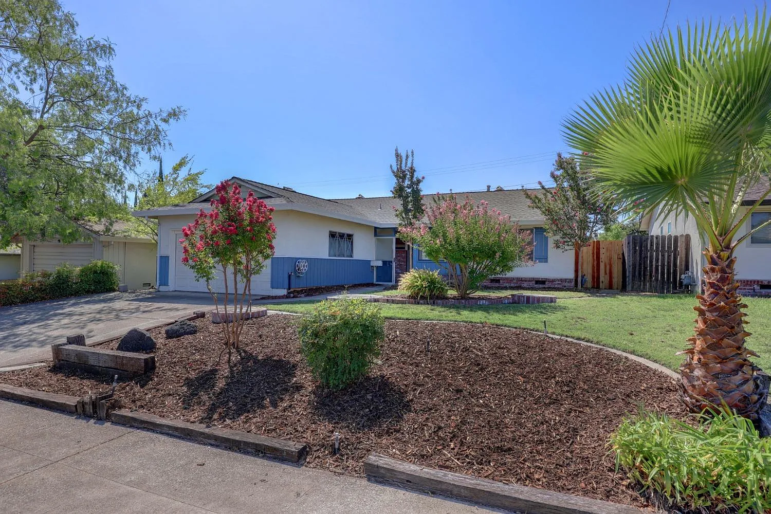 1114 Coloma Way photo 1