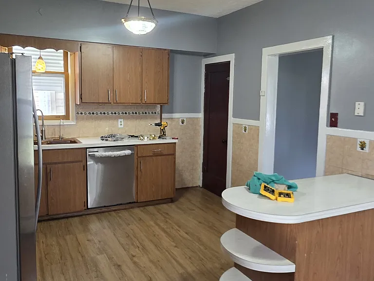 372 W Academy St — Photo 6