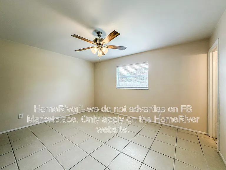 502 NW Salina Ter — Photo 8