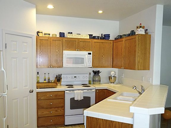 5th image of 1226 SE Bacarra St