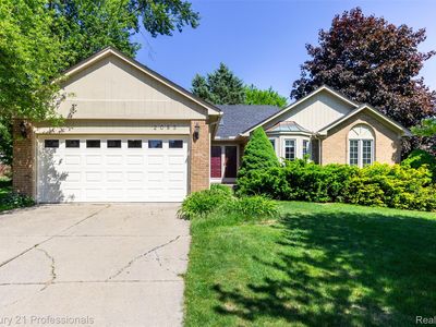 2085 Elkhorn Dr, Rochester Hills, MI, 48307