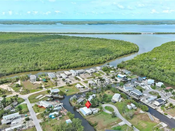 112 Cardinal CT, EVERGLADES CITY, FL 34141
