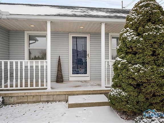 3rd image of 858 N Christopher St