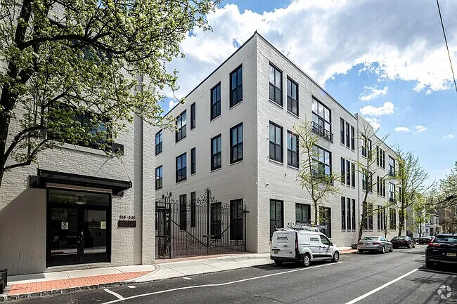 518 Gregory Ave — Photo 1