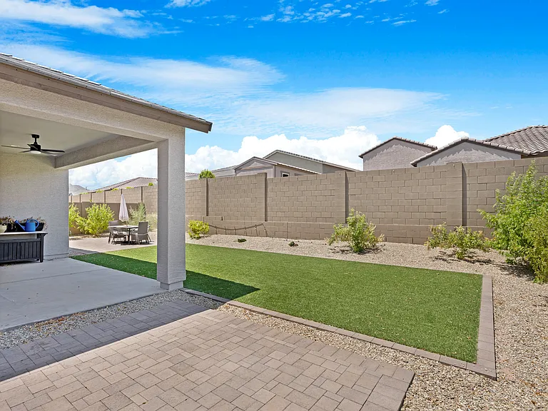 20132 W Catalina Dr — Photo 39