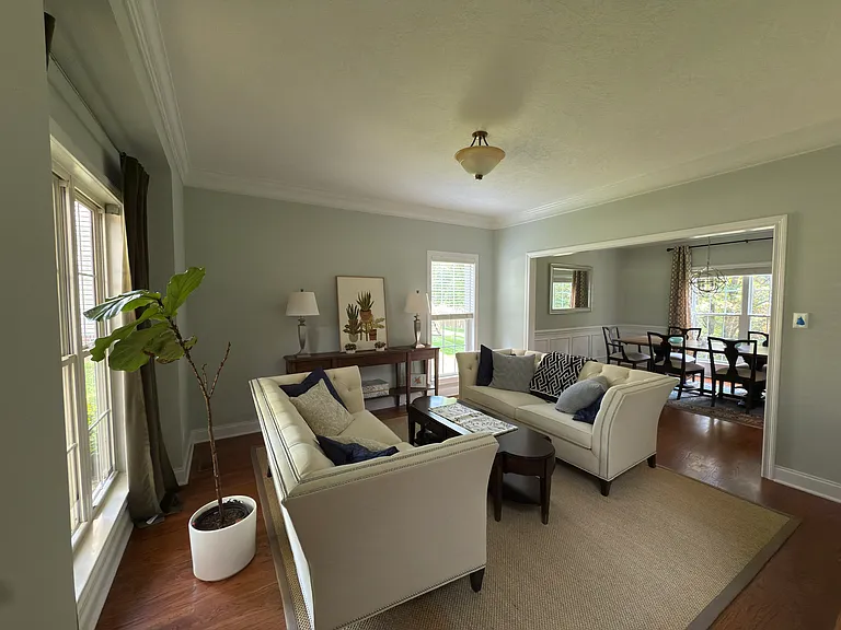 1108 Winterberry Ln — Photo 8