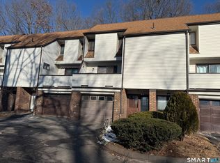 285 Queen St #10I, Southington, CT 06489
