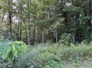 Booth Rd, Ravenna, OH 44266