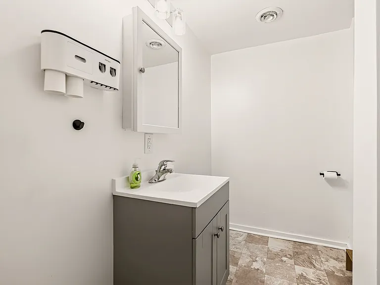 131 York St #1 — Photo 9