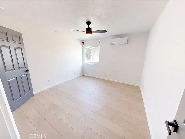 5637 Redwood Ave #B — Photo 11