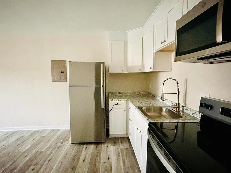 515 Broadway St — Photo 7