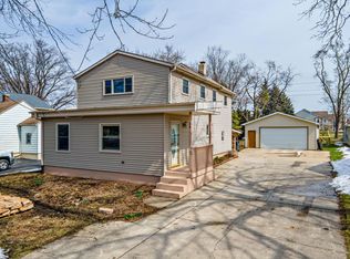 39 S Summerset Dr, Racine, WI 53406