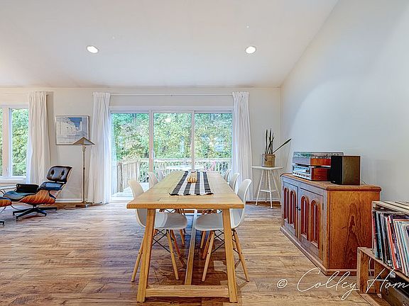 4th image of 5862 Grand Oaks Dr NE