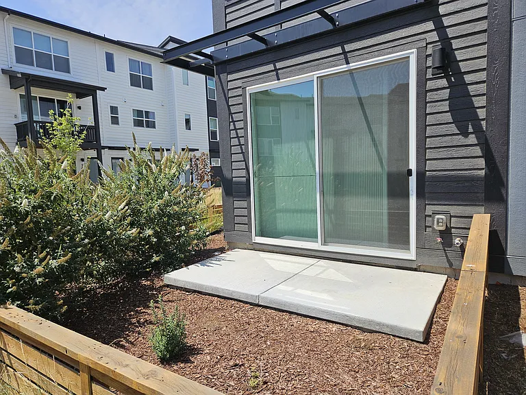 2746 W 167th Pl — Photo 3