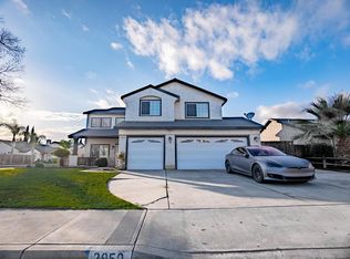 2950 Pine St, Hanford, CA 93230