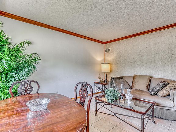 5th image of 449 Kingswood Dr