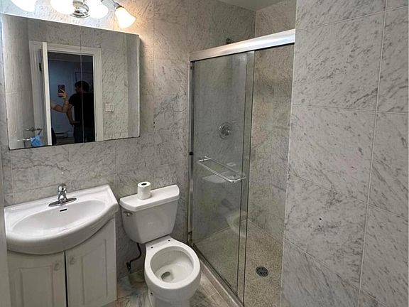 3rd image of 1650 Bell Blvd Floor 1