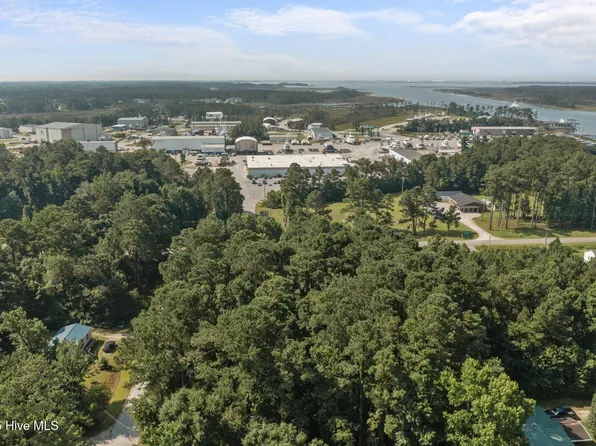 105 Seahorse Drive, Beaufort, NC 28516