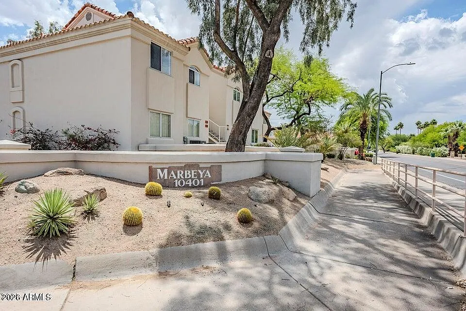 2 bed, 2.0 bath, 1054 sqft, $1,999 — Photo 3