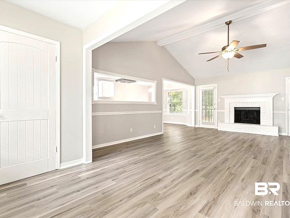 3rd image of 9370 Ashwood Ct