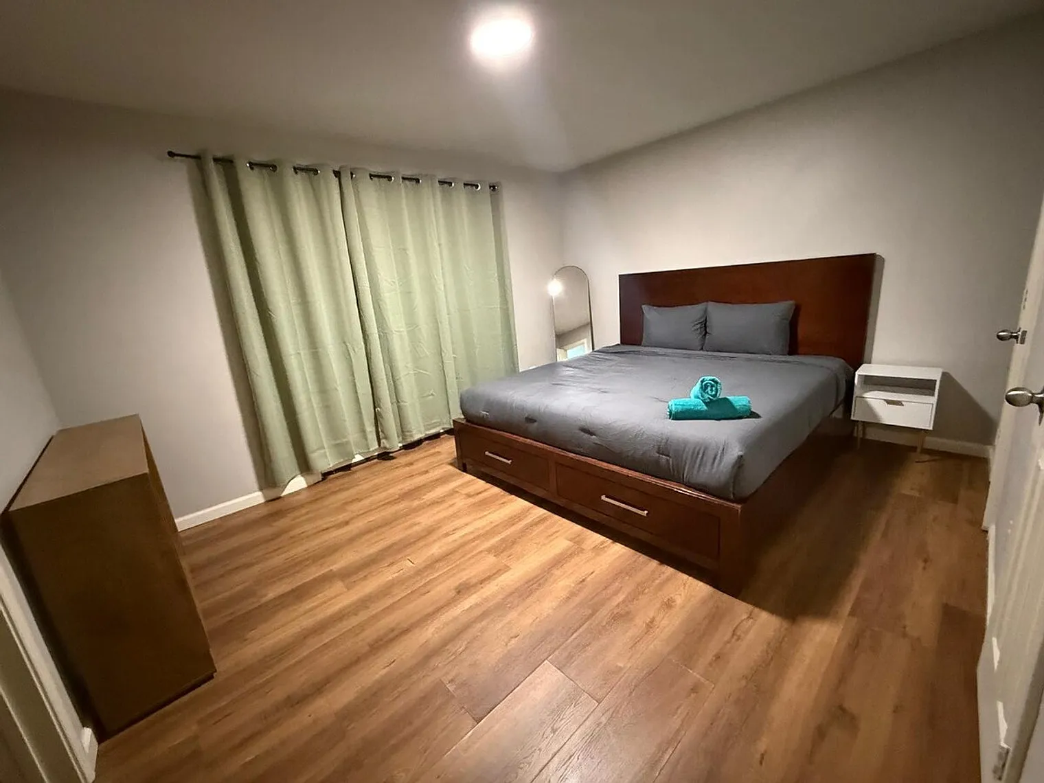 3 bed, 2.0 bath, $5,571 — Photo 3