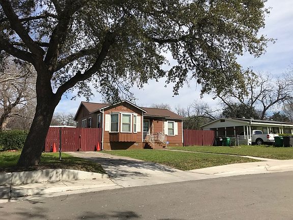 3rd image of 615 Marquette Dr