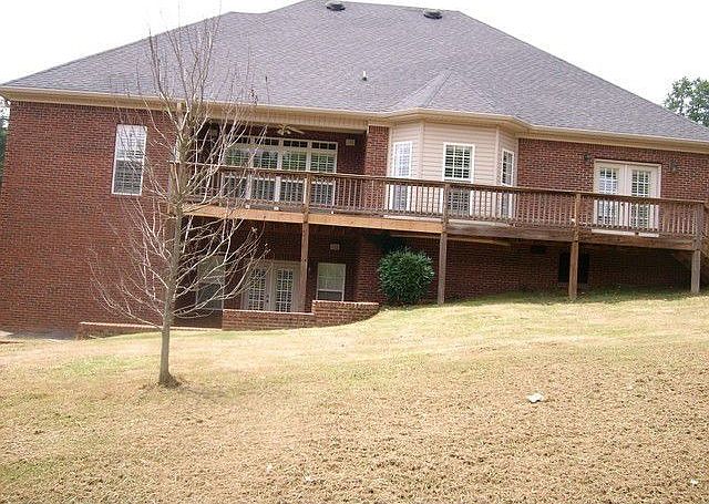 2nd image of 123 Brigadoon Dr