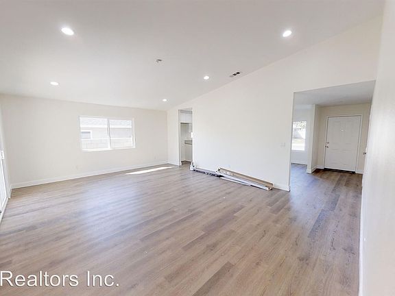 4th image of 34541 Amberwood Pl