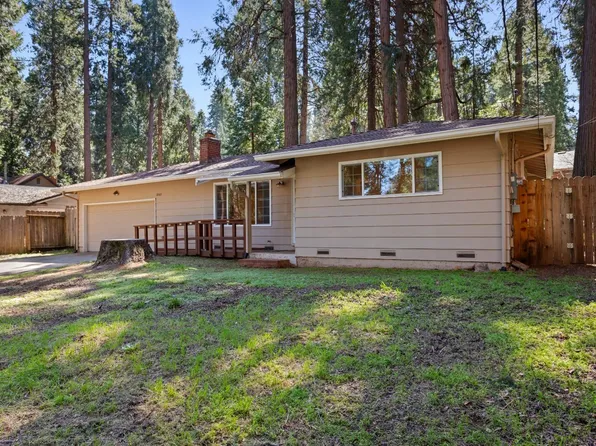 2803 Loyal Ln, Pollock Pines, CA 95726