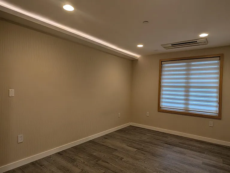 143 Bay 31st St #1 — Photo 11