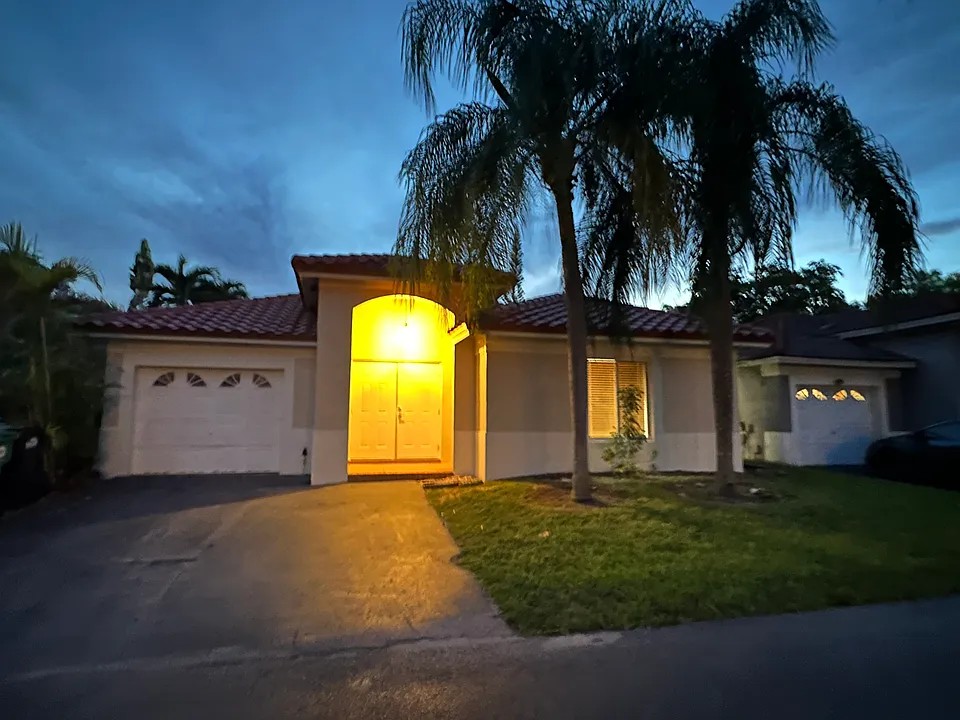 5768 NW 98th Pl