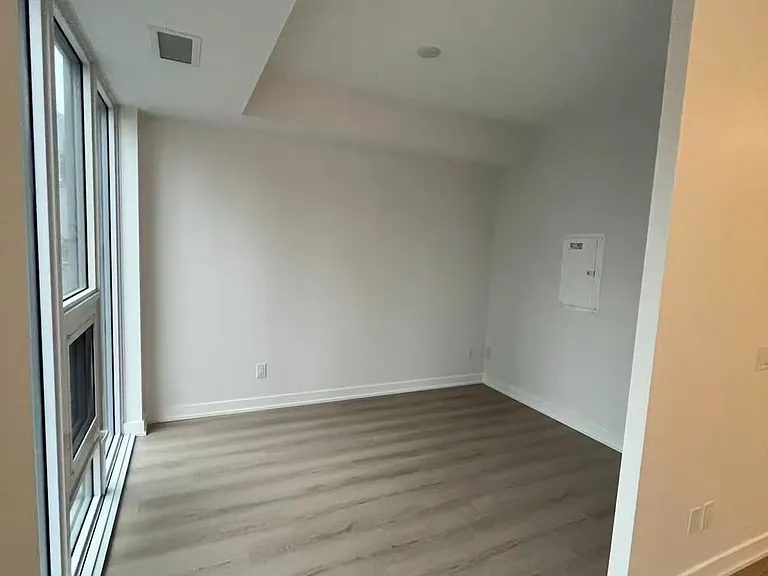 100 Queen St E #707 — Photo 11